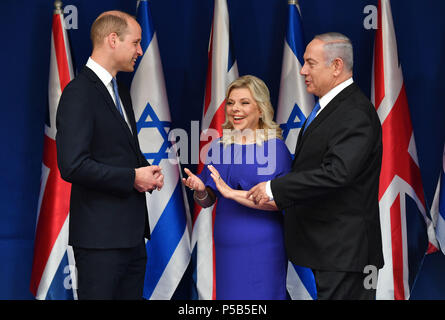 Der Herzog von Cambridge trifft sich mit dem israelischen Ministerpräsidenten Benjamin Netanjahu und seine Frau Sara Ben-Artzi an seinem Amtssitz in Jerusalem, Israel, als Teil seiner Reise in den Nahen Osten. Stockfoto