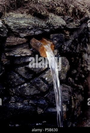 LAGO SAN MAURICIO - Fuente. Ort: Parque Nacional de Aigües Tortes, Espot, MALLORCA, SPANIEN. Stockfoto