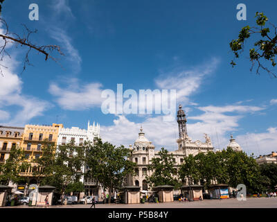 Kamerafahrt auf dem Postgebäude in Valencia, Spanien Stockfoto