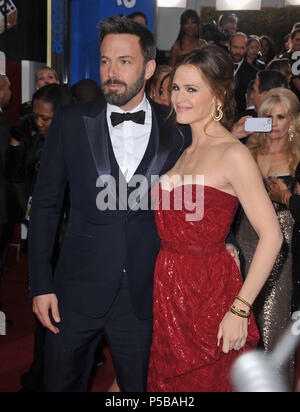 Ben Affleck und Jennifer Garner 426 an der 70th Golden Globes Awards 2013 Ankunft auf dem Hilton Hotel in Beverly Hills. Ben Affleck und Jennifer Garner 426 - - - - - - - - - - - - - Red Carpet Event, Vertikal, USA, Filmindustrie, Prominente, Fotografie, Bestof, Kunst, Kultur und Unterhaltung, Topix Prominente Fashion/Vertikal, Besten, Event in Hollywood Leben - Kalifornien, Roter Teppich und backstage, USA, Film, Stars, Film Stars, TV Stars, Musik, Promis, Fotografie, Bestof, Kunst, Kultur und Unterhaltung, Topix, Vertikal, Familie von aus dem Jahr 2013, inqui Stockfoto