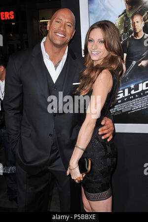 Dwayne Johnson, Lauren Hashian am G.I. Joe Vergeltung Premiere auf der Chinese Theatre in Los Angeles. Dwayne Johnson, Lauren Hashian 28 - - - - - - - - - - - - - Red Carpet Event, Vertikal, USA, Filmindustrie, Prominente, Fotografie, Bestof, Kunst, Kultur und Unterhaltung, Topix Prominente Fashion/Vertikal, Besten, Event in Hollywood Leben - Kalifornien, Roter Teppich und backstage, USA, Film, Stars, Film Stars, TV Stars, Musik, Promis, Fotografie, Bestof, Kunst, Kultur und Unterhaltung, Topix, Vertikal, Familie von aus dem Jahr 2013, Anfrage tsuni @ Gamma-US Stockfoto