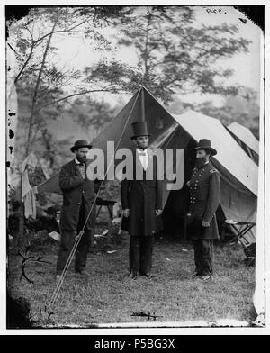 N/A. Englisch: Allan Pinkerton, Präsident Abraham Lincoln, und Generalmajor John Alexander McClernand. Pinkerton war der Kopf von Union Nachrichtendienste zu der Zeit. Auch er, angeblich, vereitelte ein Attentat gegen Lincoln. Seine Arbeit wurde kritisch in Pinkertons Entwicklung, die er später die Amerikanischen Privatdetektiv Industrie Pionier, als er den Pinkerton National Detective Agency gebildet. 3. Oktober 1862. Alexander Gardner (1821-1882) Alternative Namen Alex. Gardner; A. Gardner; Alexander Gardiner Beschreibung schottischen Fotograf und Krieg Fotograf Da Stockfoto