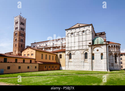 Römisch-katholische Kathedrale (Duomo di Lucca Lucca, Kathedrale San Martino) romanische Fassade, Toskana, Italien Stockfoto