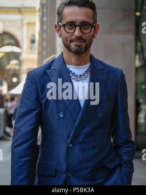 Mailand, Italien. 15 Juni, 2018. Mailand - 15 Juni 2018 Simone Marchetti auf der Straße während der Mailand Fashion Week: Mauro Del Signore/Pacific Press/Alamy leben Nachrichten Stockfoto