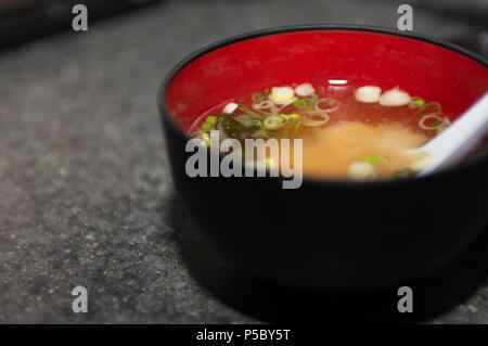 Tasse Miso Suppe Stockfoto