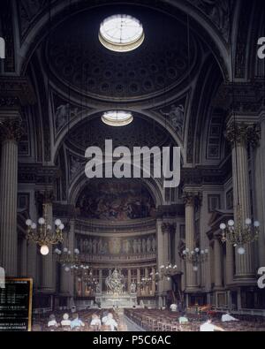 Interieur DE LA IGLESIA DE LA MADELEINE-REALIZADA ENTRE 1807 Y 1842 - NEOCLASICISMO FRANCES. Autor: Pierre-Alexandre Vignon (1763-1828). Lage: IGLESIA DE LA MADELEINE, Frankreich. Stockfoto