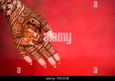 Mehndi auf der Frau. Pune, Maharashtra, Indien Stockfoto