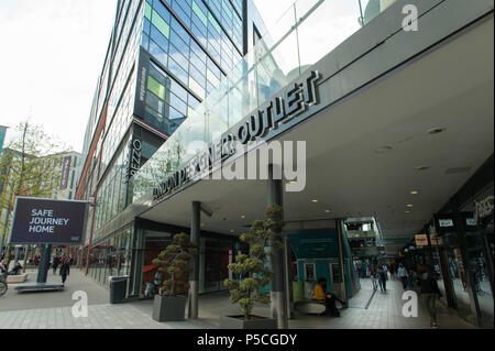 Die Londoner Designer Outlet ist eine neue Outlet Mall in Wembley Stockfoto