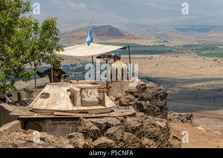 Golanhöhen, Israel - 6. Mai 2018: UN-Beobachter in der Israelischen syrischen Grenze Stockfoto