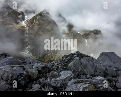 Ein Blick auf die Kala Patthar oder der Black Rock Bergen in der Nähe von Haines, Sikkim, Indien Stockfoto