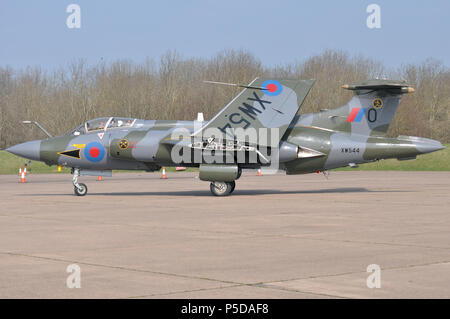 Blackburn Buccaneer S 2 Düsenflugzeug XW 544 Nach der Restaurierung für Taxi laufen bereit. Britische Kalten Krieg Fighter Bomber Jet Stockfoto