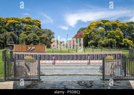 Denkmal für die Gefallenen in Malvinas bei General San Martin Plaza in Retiro - Buenos Aires, Argentinien Stockfoto