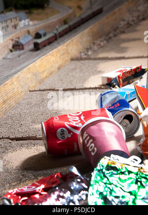 Ein Spiel auf, welche die Darstellung der menschliche Abfälle auf die Umwelt und die marinen Lebens. Stockfoto