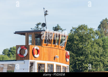 Die MV Teal, auf der Windermere See Cruiser Fleet, gefesselt an der Pier in Bowness-On-Windermere im Lake District National Park Stockfoto