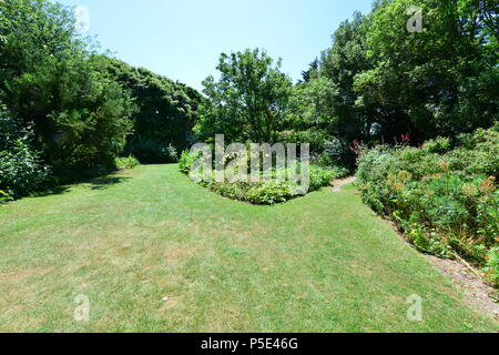 Ein englischer Country Garden im Sommer. Stockfoto