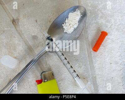 Drogenabhängige Objekte. Konzept: Drogensucht. Stockfoto