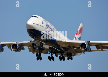 G-civl British Airways Boeing 747-400. bei Ankunft am Flughafen London Heathrow auf Landebahn 27L Stockfoto