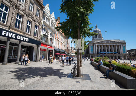 Lange Reihe in Nottingham, Nottinghamshire England Großbritannien Stockfoto