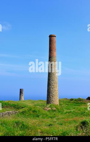 Cornish Zinnmine Schornsteine, Levant Mine, Cornwall, Pendeen, Trewellard, Penzance Stockfoto