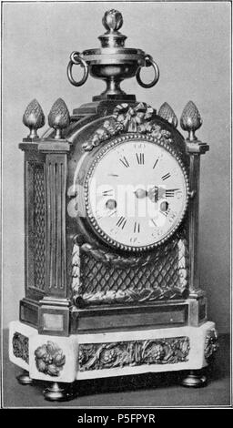 N/A. Englisch: Pendule de bureau. Die zweite Hälfte des 18. Jahrhunderts. Bronze, vergoldet und weißen Marmor. Höhe: 32 cm (12.5 in); Breite: 17 cm (6.6 in). 1907. Unbekannt 100655 Pendule de bureau Stockfoto