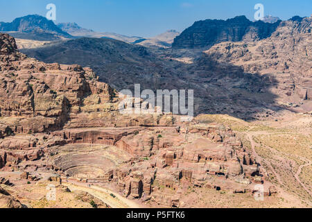 Panoramablick in die verlorene Stadt Petra, Jordanien Stockfoto