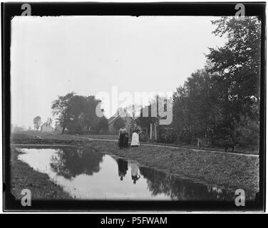 N/A. Deutsch: Beschreibung Diemen Ouderkerkerlaan. Documenttype foto Vervaardiger Olie'', Jacob (1834-1905) Collectie Collectie Jakob Olie Jbz. Oktober 1893 Datering Geografische naam Diemen Inventarissen Http://stadsarchief.amsterdam.nl/archief/10019 Afbeeldingsbestand10019A001394 mit Dememorixer generiert. Oktober 1893. Jakob Olie (1834-1905) Alternative Namen Jakob Olie Jbz. Jakob Olie Jbzn. Beschreibung der niederländische Fotograf Geburtsdatum / Tod 19. Oktober 1834 25. April 1905 Ort der Geburt / Todes Amsterdam Amsterdam arbeiten Zeitraum 1847-1905 Arbeit Standort Amsterdam (1847 - Stockfoto