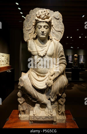 N/A. Englisch: Ausstellung im Tokyo National Museum - Tokio, Japan. 1. August 2017, 22:42:07. Daderot 392 Cross-legged Buddha, Mardan, Pakistan, Kushan-dynastie, 100s-200s AD, Schiefer - Tokyo National Museum - Tokio, Japan - DSC 08674 Stockfoto