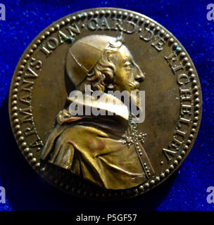 N/A. Englisch: Medaillon d. = 54 mm. Später Streik. Armand Jean du Plessis, Cardinal-Duke von Richelieu und Fronsac, 1585 Paris - 1642 Paris. Porträt r., gekrümmte oben: "· ARMANVS IOAN · Karte · DE · RICHELIEV' / 7 Sterne über Kugel, gekrümmte oben: "· MENS SIDERA VOLVIT ·', Datum in exergue. Randprägung: "BRONZE". Forrer VI, S. 369. Medaillenträger: I. (Jean) Warin, 1604 Lüttich - 1672 Paris Zustand: Schön extrem feine +, ein wenig trüben. 31. Dezember 1631. Berlin-George 271 Kardinal Richelieu Bronzemedaille 1631 von Warin. Vorderseite Stockfoto