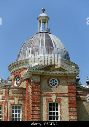 N/A. Englisch: Archer Pavillon - Wrest Park - Bedfordshire, England. Errichtet 1709-11 nach Entwürfen von Thomas Archer für Henry de Grau, Herzog von Kent. Denkmalgeschützte Gebäude, die Nummer 1113807. 9 Juni 2016, 07:47:44. Daderot 119 Archer Pavillon - Wrest Park - Bedfordshire, England - DSC 08174 Stockfoto