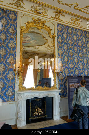 N/A. Englisch: Wrest Park - Bedfordshire, England. 9 Juni 2016, 09:36:29. Daderot 211 Blaues Zimmer - Wrest Park - Bedfordshire, England - DSC 08419 Stockfoto