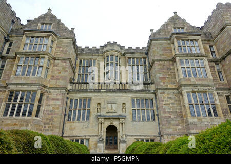 N/A. Englisch: Brunnen Halle - North Yorkshire, England. 14 Juni 2016, 07:04:31. Daderot 544 Fassade - Brunnen Halle - North Yorkshire, England - DSC 00541 Stockfoto