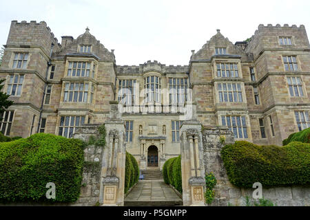 N/A. Englisch: Brunnen Halle - North Yorkshire, England. 14 Juni 2016, 07:05:05. Daderot 544 Fassade - Brunnen Halle - North Yorkshire, England - DSC 00543 Stockfoto