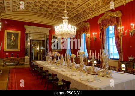 N/A. Englisch: Esszimmer, Chatsworth House - Derbyshire, England. 18 Juni 2016, 11:12:47. Daderot 455 Esszimmer, Chatsworth House - Derbyshire, England - DSC 0661 Stockfoto