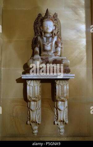 N/A. Englisch: Statue in Chatsworth House - Derbyshire, England angezeigt. 18 Juni 2016, 11:17:02. Daderot 248 Buddha - Chatsworth House - Derbyshire, England - DSC03456 Stockfoto