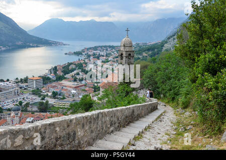 Kirche Unserer Lieben Frau von Remedy, St John (San Giovanni) Festung und Schloss, Altstadt, Kotor, Bucht von Kotor, Montenegro Stockfoto