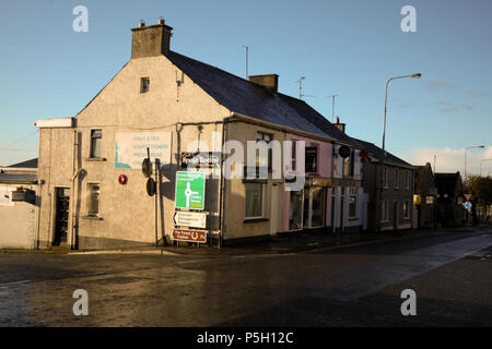 Fivemiletown, County Fermanagh, Nordirland Großbritannien. 3. November 2013. Straßenszenen in der Stadt Fivemiletown Stockfoto