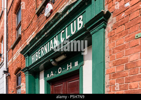 Eingang zu einem alten Auftrag von Hiberian Club. Hibernians, AOH. Stockfoto