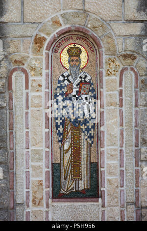 Mosaik Gemälde des hl. Basilius von Ostrog religiöse Figur auf gate Post am Eingang der unteren Ostrog Kloster und Kirche der Heiligen Dreifaltigkeit, Montenegro Stockfoto