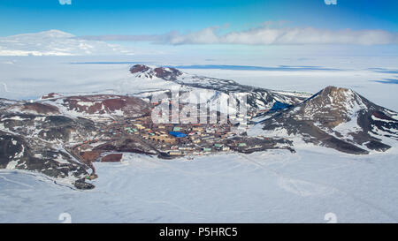 Luftaufnahme von McMurdo Station, Antarktis Stockfoto