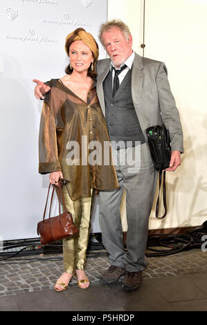 Jacqueline Bisset und Nick Nolte nehmen an der "Kopf voll mit Honig" fotoshooting im Café Grosz am 25. Juni 2018 in Berlin, Deutschland. Stockfoto