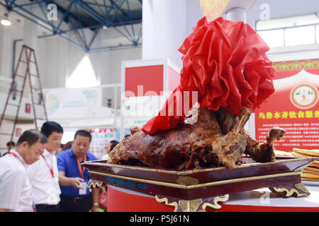 Beijin, Beijin, China. 26 Juni, 2018. Peking, China -26.Juni 2018: Die China International Catering Essen & Trinken Expo startet in Peking, China, 26. Juni 2018. Credit: SIPA Asien/ZUMA Draht/Alamy leben Nachrichten Stockfoto