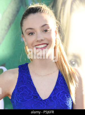 Hollywood, CA, USA. 26 Juni, 2018. 26. Juni 2018 - Hollywood, Kalifornien - Jessica Treska. HBO die Harfe Objekte" Los Angeles Premiere im Cinerama Dome. Photo Credit: Birdie Thompson/AdMedia Credit: Birdie Thompson/AdMedia/ZUMA Draht/Alamy Live News Credit: ZUMA Press, Inc./Alamy leben Nachrichten Stockfoto