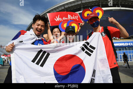 Kasan, Russland. 27 Juni, 2018. Fußball, Wm 2018, Vorrunde, Gruppe F, 3. Spieltag: Südkorea gegen Deutschland an der Kasaner Arena: Südkoreanische Fans Anfahrt zum Stadion. Credit: Andreas Gebert/dpa/Alamy leben Nachrichten Stockfoto