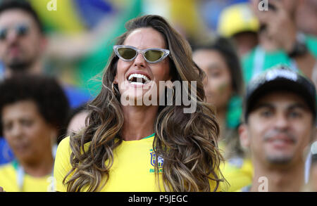 Moskau, Russland, 27. Juni 2018. Serbien vs Brasilien - Brasilianische Modell Izabel Goulart während des Spiels zwischen Serbien und Brasilien für die WM 2018 an der Otkrytie Arena (Spartak) in Moskau, Russland, statt. (Foto: Rodolfo Buhrer/La Imagem/Fotoarena) Credit: Foto Arena LTDA/Alamy leben Nachrichten Stockfoto