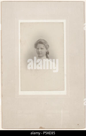 N/A. Deutsch: Beschreibung Portret van mejuffrouw van Heemskerk Documenttype foto Vervaardiger Greiner, Albert (1833-1890) Collectie Collectie Stadsarchief Amsterdam: kabinetfoto Datering's 1904 Inventarissen Http://archief.amsterdam/archief/10005/2029 Afbeeldingsbestand FT 00100024000001. 1904. Greiner, Albert (1833-1890) 73 Albert Greiner Afb FT 00100024000001 Stockfoto