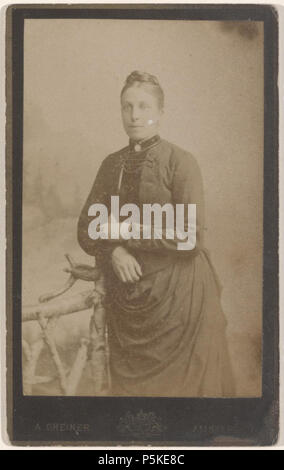 N/A. Deutsch: Beschreibung Carte-de-Visite met portret van een onbekende Dame, met op verso Het bedrijfslogo Transcriptie van de fotograaf: "A. Greiner Amsterdam." Positie: recto onder foto Methode: boekdruk Documenttype foto Vervaardiger Greiner, Albert (1833-1890) Collectie Collectie Stadsarchief Amsterdam: kabinetfoto Datering's 1880 Ca. Inventarissen Http://archief.amsterdam/archief/10005/2122 Afbeeldingsbestand FT 00100101000001. ca. 1880. Greiner, Albert (1833-1890) 73 Albert Greiner Afb FT 00100101000001 Stockfoto