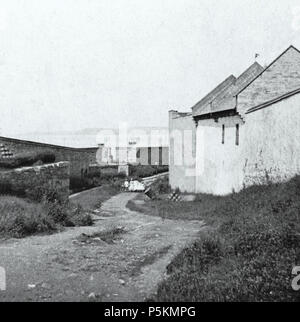 N/A. Englisch: Foto, Arsenal oder Magazin Palace Hill, Quebec City, QC, über 1865, kopiert Ca. 1880, James George Parks, Silbersalze auf Papier auf der Karte montiert - eiklar Prozess - 7 x 14 cm Français: Helvetica, Arsenal ou Magasin sur la côte du Palais, Québec, QC, Vers 1865, Kopie réalisée Vers 1880, James George Parks, Sels d'Argent sur papier monté sur Karton - Papier albuminé - 7 x 14 cm "En se promenant sur la rue Des Remparts, Les marcheurs sind généralement enchantés par la Vue Imprenable qu'on y eine sur les Laurentides, La Vallée de la rivière Saint-Charles, la Côte de Beaupré e Stockfoto