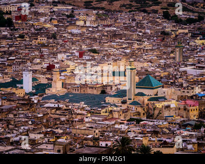 FEZ, MAROKKO - ca. April 2017: Blick auf die Medina von Fes Stockfoto