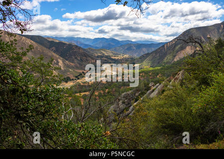 Hügel von Los Padres National Forest von Hurricane Deck Trail Stockfoto