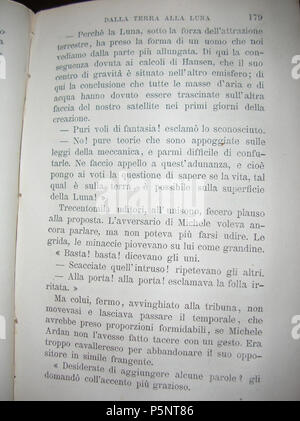 N/A. Foto aus dem Buch "alla Terra Alla Luna', 1880 gedruckt. . Jules Verne (1828 - 1905) Alternative Namen Jules Gabriel Verne Beschreibung französischer Schriftsteller Geburtsdatum / Tod vom 8. Februar 1828 24. März 1905 Ort der Geburt / Todes Nantes Amiens Arbeit Periode 1850-Authority control: Q 33977 VIAF: 76323989 ISNI: 0000 0001 2140 0562 ULAN: 500253402 79064013 LCCN: n NLA: 35580378 WorldCat 406 Dalla Terra alla Luna - 179 Stockfoto